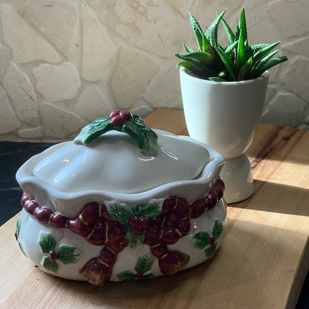 FITZ & FLOYD | Covered 2 Piece Candy Dish | Holly Trim